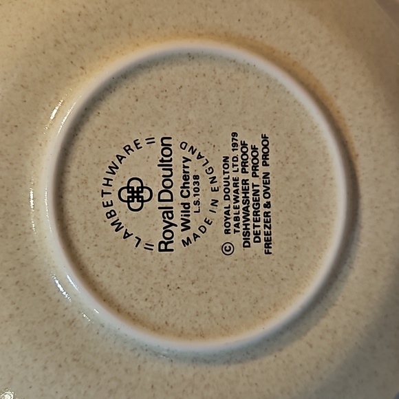 NEW Royal Doulton Wild Cherry 1038 Cup & Saucer Lambethware - Picture 4 of 14